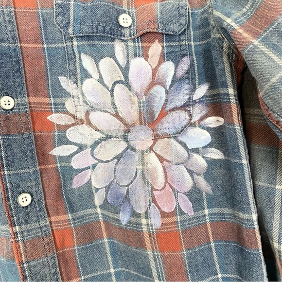 Boho Flannel Shirt Womens Size Small Farmhouse Hand Painted Daisy Plaid Chambray - Picture 6 of 13